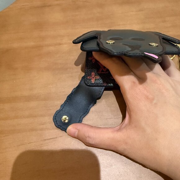 Louis Vuitton Calfskin Epi Catogram Dog Card Holder Gris - Picture 6 of 8